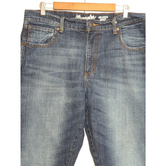 Wrangler Retro Men's Relaxed Boot Cut Medium Wash Jeans Size 36 X 32 - Picture 2 of 7